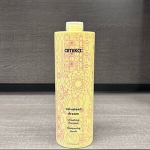 Amika Velveteen Dream Smoothing Shampoo (1 Liter/33.8 fl oz)